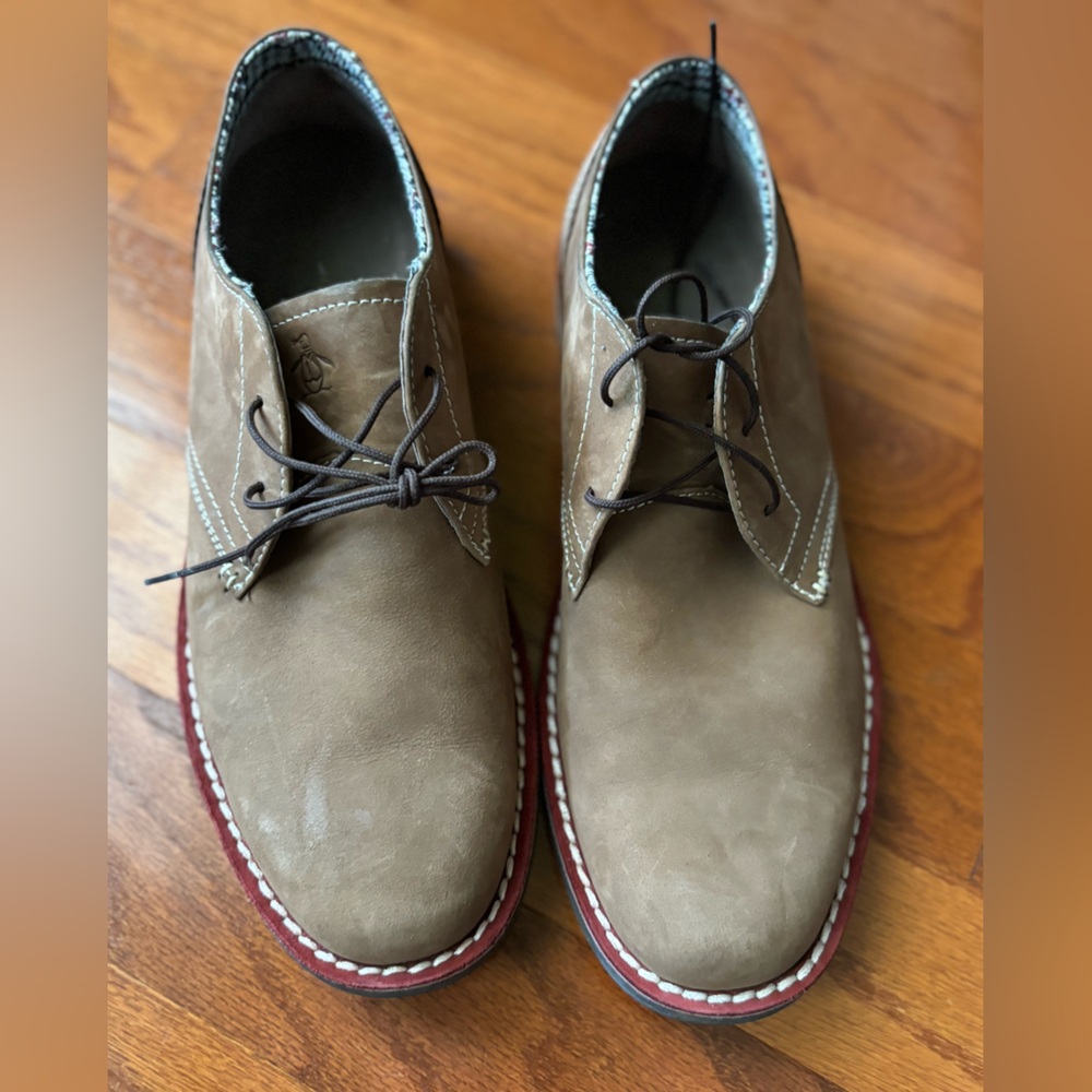 The Original Penguin lace up Oxford shoes size 9.5 runs slightly large